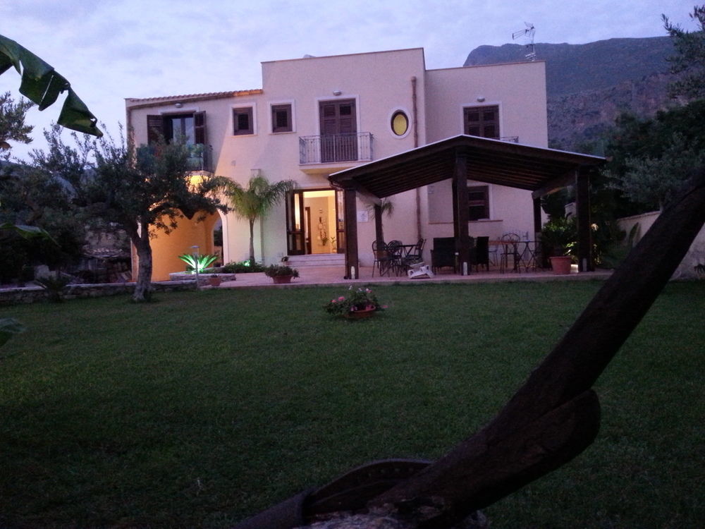 Trigrana Vacanze Hotel كاستيلوزو المظهر الخارجي الصورة